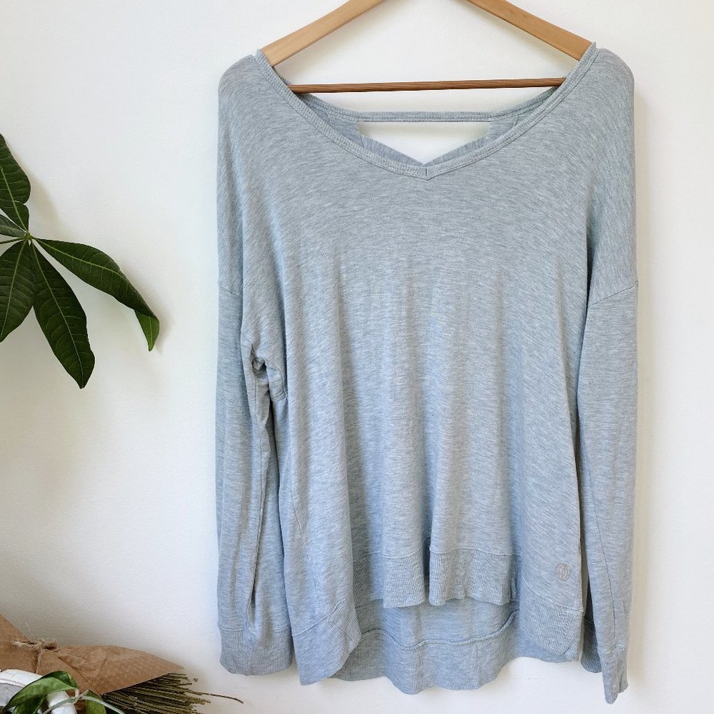 SOFT COMFY LONG SLEEVE V-NECK LOUNGE GRAY CROSS BACK TOP